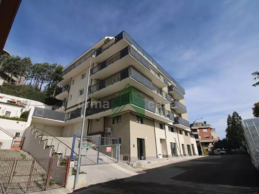 Immagine 1 di Appartamento in vendita  in via Fonte Baiano 14 a Teramo