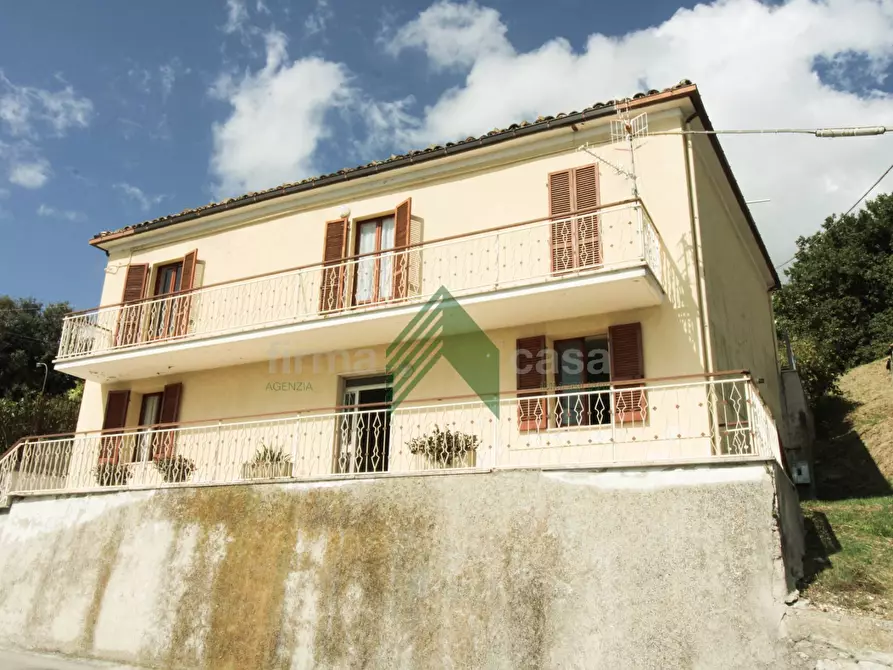 Immagine 2 di Casa indipendente in vendita  in sp 52 a Teramo