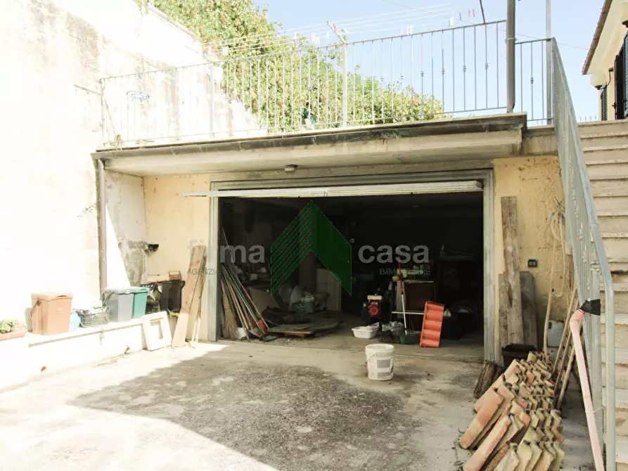Immagine 32 di Casa indipendente in vendita  in sp 52 a Teramo