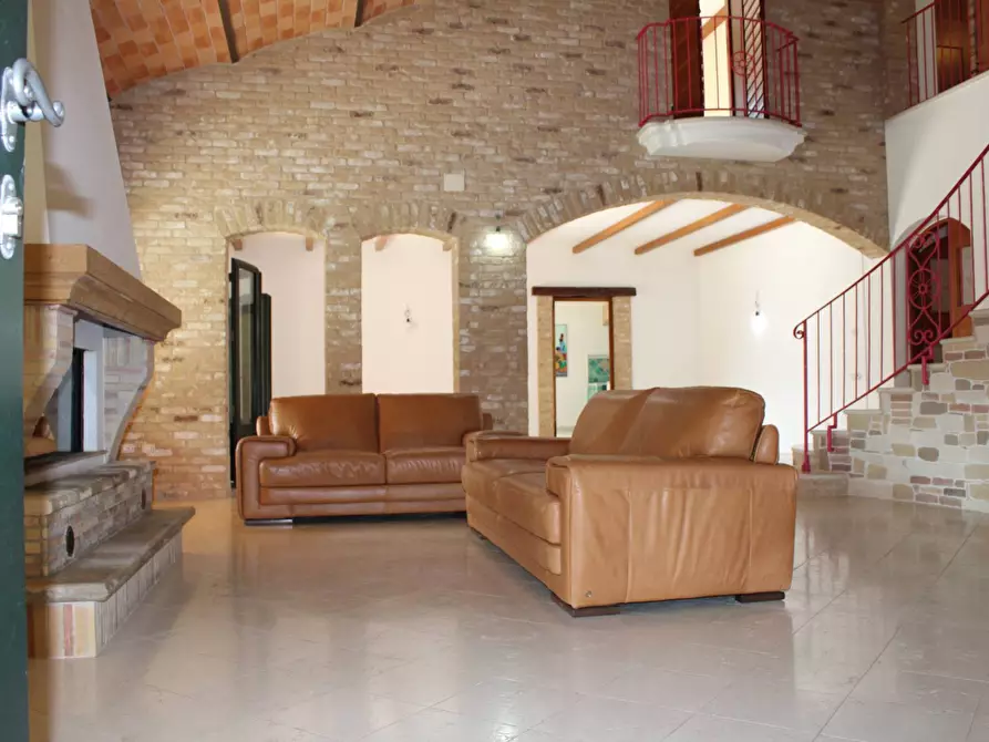 Immagine 11 di Villa in vendita  in via Della Madonna 11 a Campli