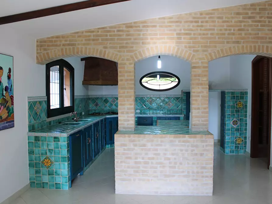 Immagine 13 di Villa in vendita  in via Della Madonna 11 a Campli