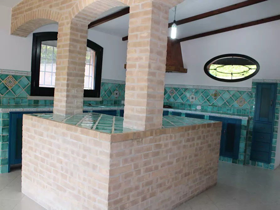 Immagine 14 di Villa in vendita  in via Della Madonna 11 a Campli