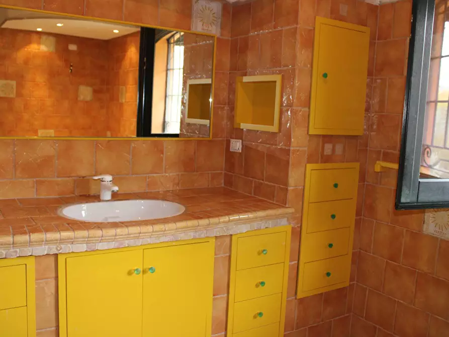 Immagine 25 di Villa in vendita  in via Della Madonna 11 a Campli