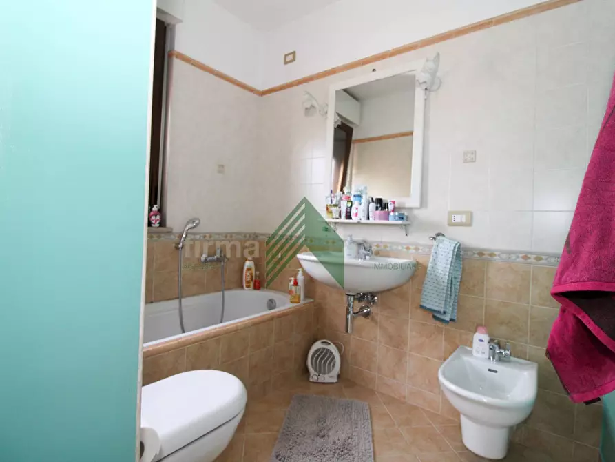 Immagine 10 di Appartamento in vendita  in via Del Sottopassaggio 2b a Roseto Degli Abruzzi