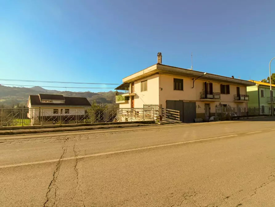 Immagine 2 di Casa indipendente in vendita  in Villa Vomano a Teramo