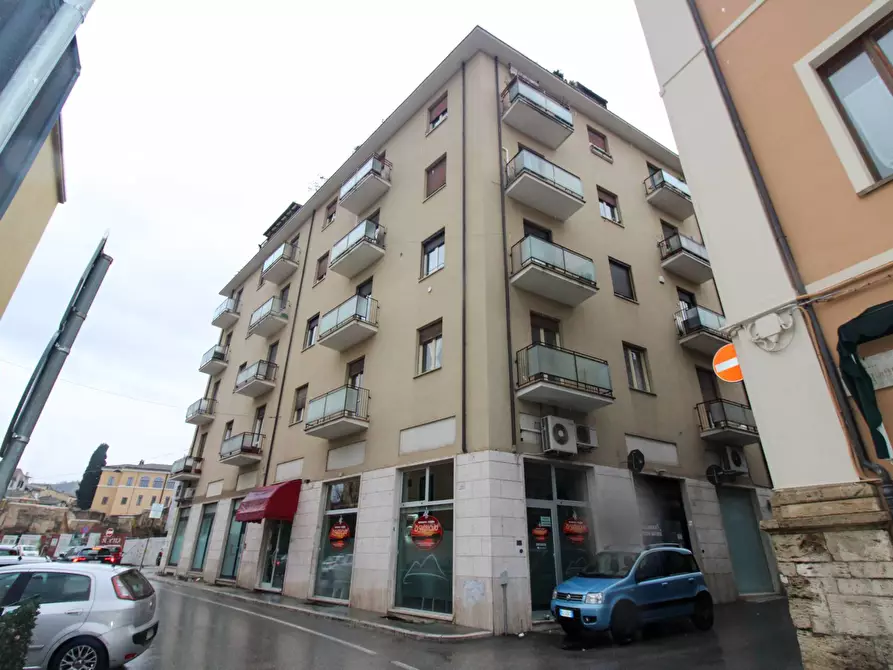 Immagine 1 di Appartamento in vendita  in via Teatro Antico 18 a Teramo