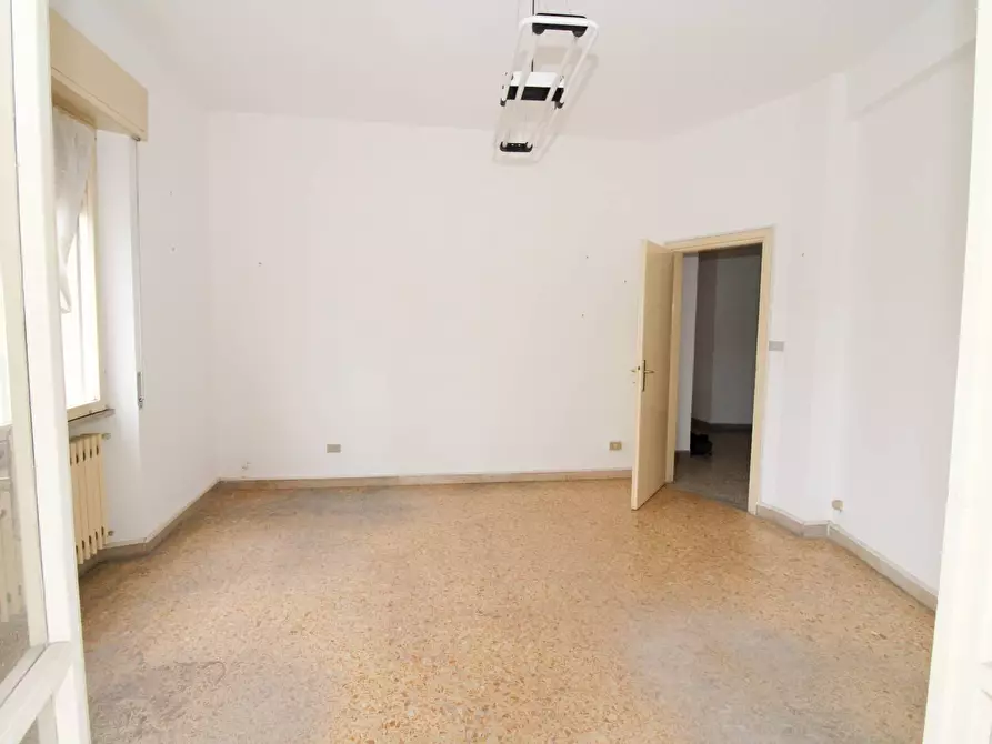 Immagine 6 di Appartamento in vendita  in via Teatro Antico 18 a Teramo