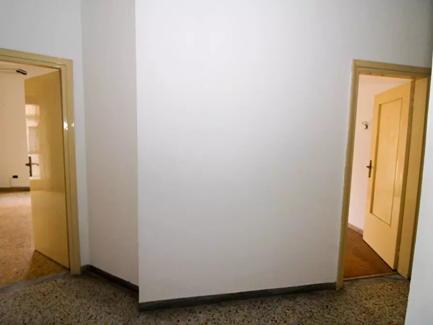 Immagine 20 di Appartamento in vendita  in via Teatro Antico 18 a Teramo