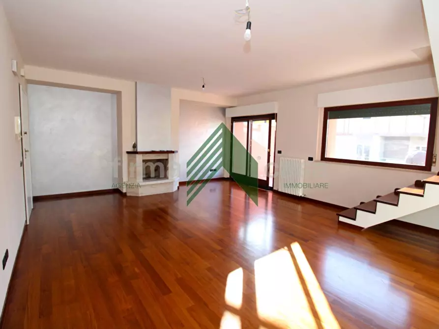Immagine 1 di Appartamento in vendita  in località Piano Della Lenta / a Teramo