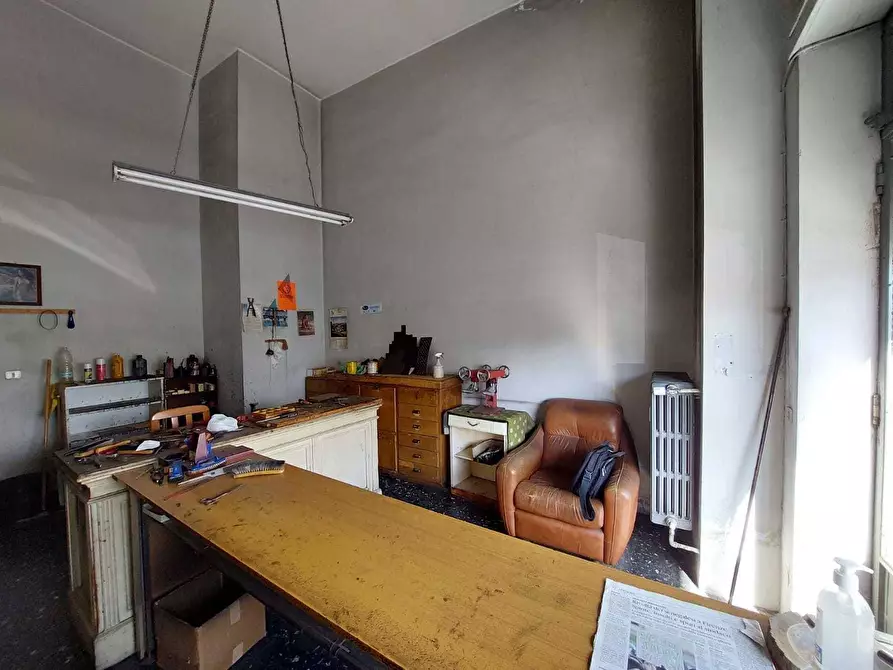 Immagine 4 di Locale commerciale in vendita  in Via Umberto Giordano 3 a Torino