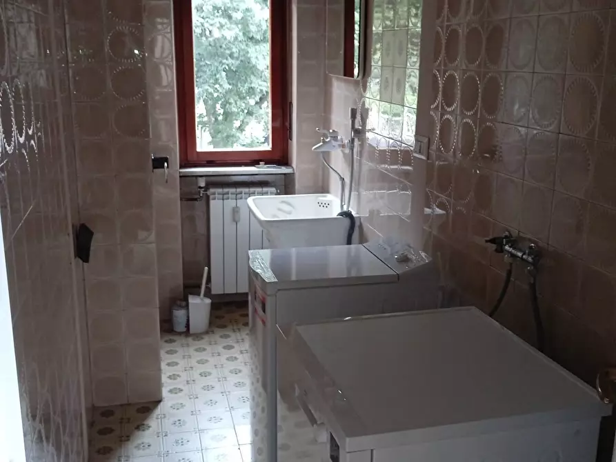 Immagine 39 di Appartamento in affitto  in corso Svizzera 76 a Torino