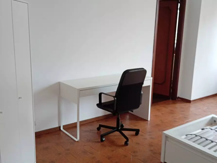 Immagine 31 di Appartamento in affitto  in corso Svizzera 76 a Torino