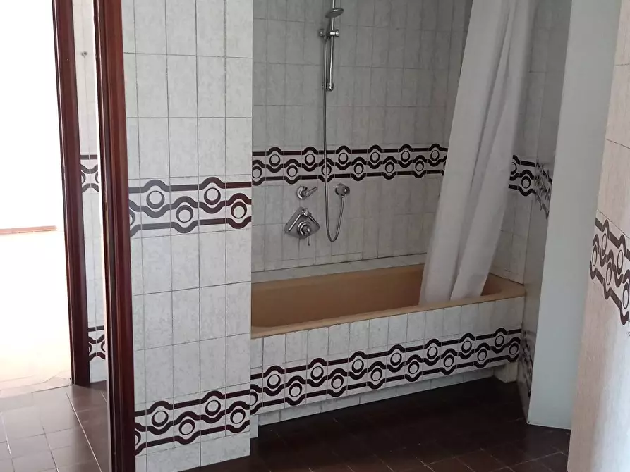 Immagine 35 di Appartamento in affitto  in corso Svizzera 76 a Torino