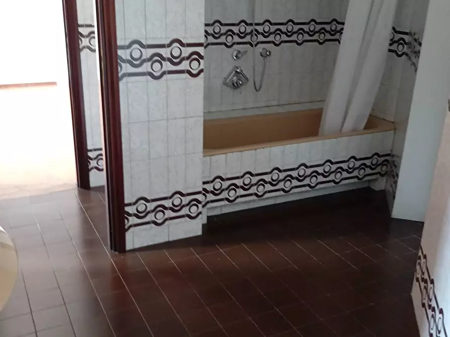 Immagine 36 di Appartamento in affitto  in corso Svizzera 76 a Torino