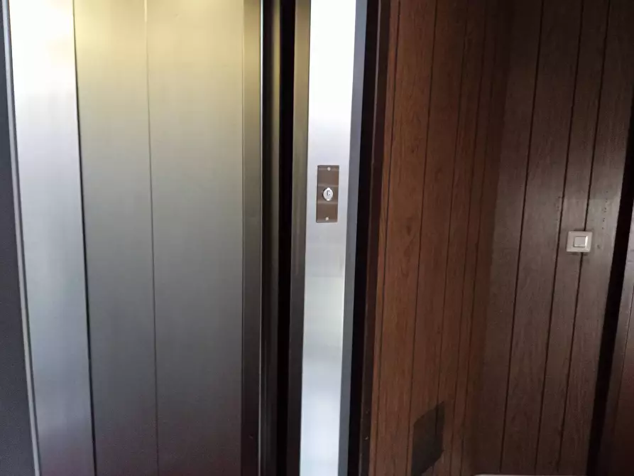 Immagine 41 di Appartamento in affitto  in corso Svizzera 76 a Torino