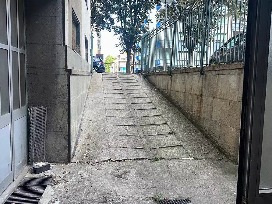 Immagine 1 di Locale commerciale in affitto  in VIA SAN DONATO 73 a Torino