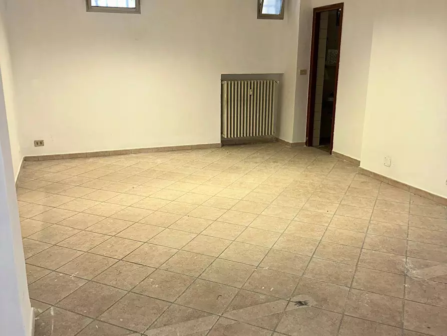 Immagine 7 di Locale commerciale in affitto  in VIA SAN DONATO 73 a Torino