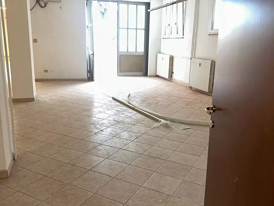 Immagine 13 di Locale commerciale in affitto  in VIA SAN DONATO 73 a Torino