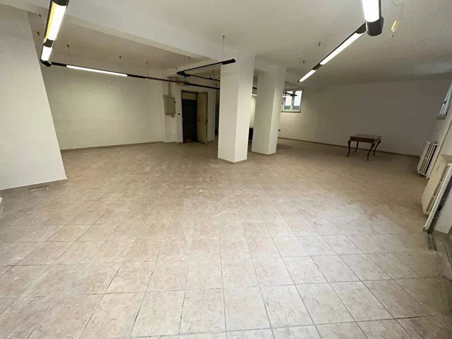 Immagine 16 di Locale commerciale in affitto  in VIA SAN DONATO 73 a Torino