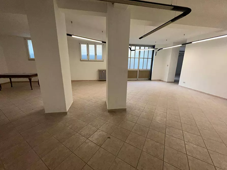 Immagine 25 di Locale commerciale in affitto  in VIA SAN DONATO 73 a Torino