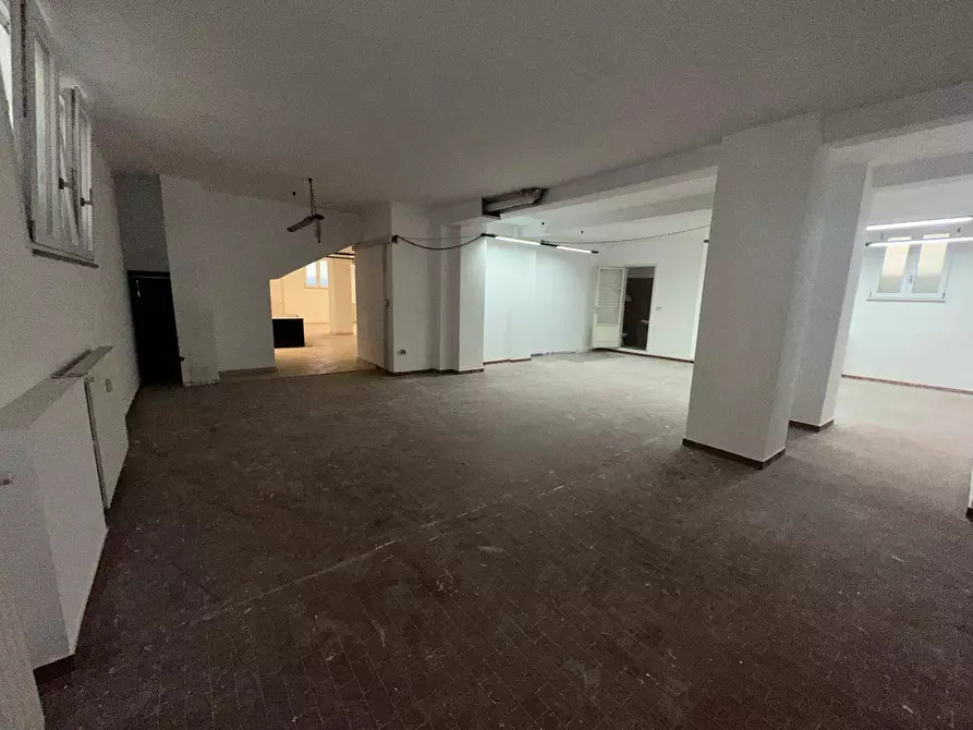 Immagine 29 di Locale commerciale in affitto  in VIA SAN DONATO 73 a Torino