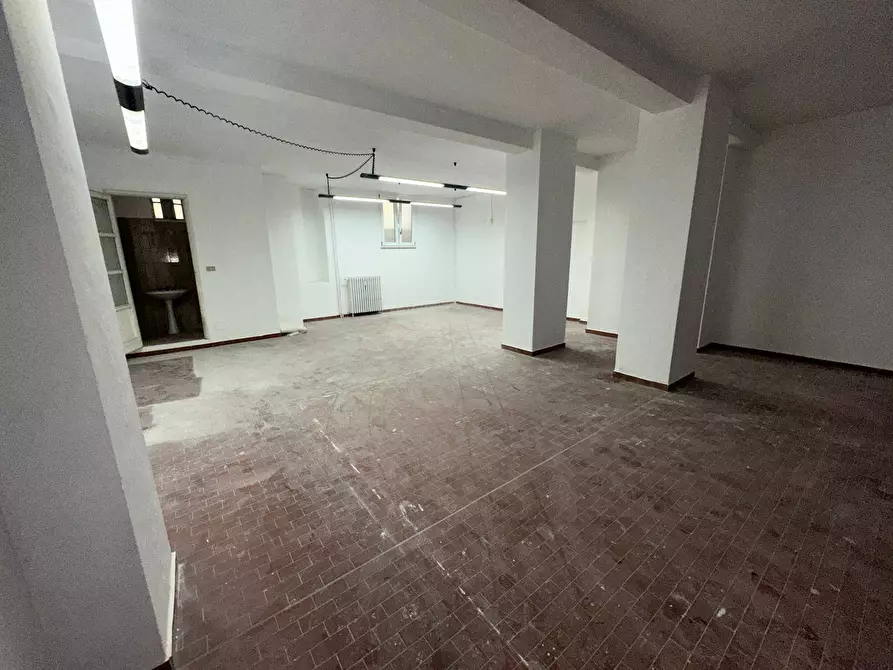 Immagine 31 di Locale commerciale in affitto  in VIA SAN DONATO 73 a Torino