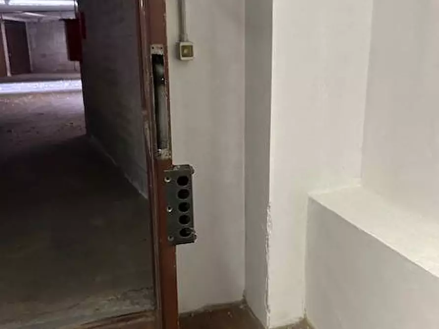 Immagine 5 di Magazzino in vendita  in Via Nallino 42 a Torino