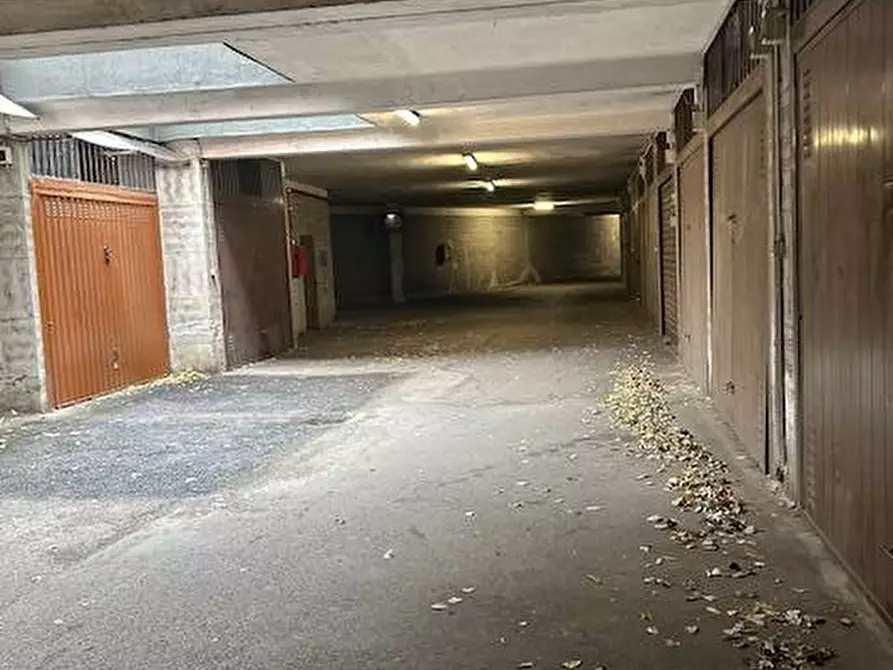 Immagine 3 di Magazzino in vendita  in Via Nallino 42 a Torino