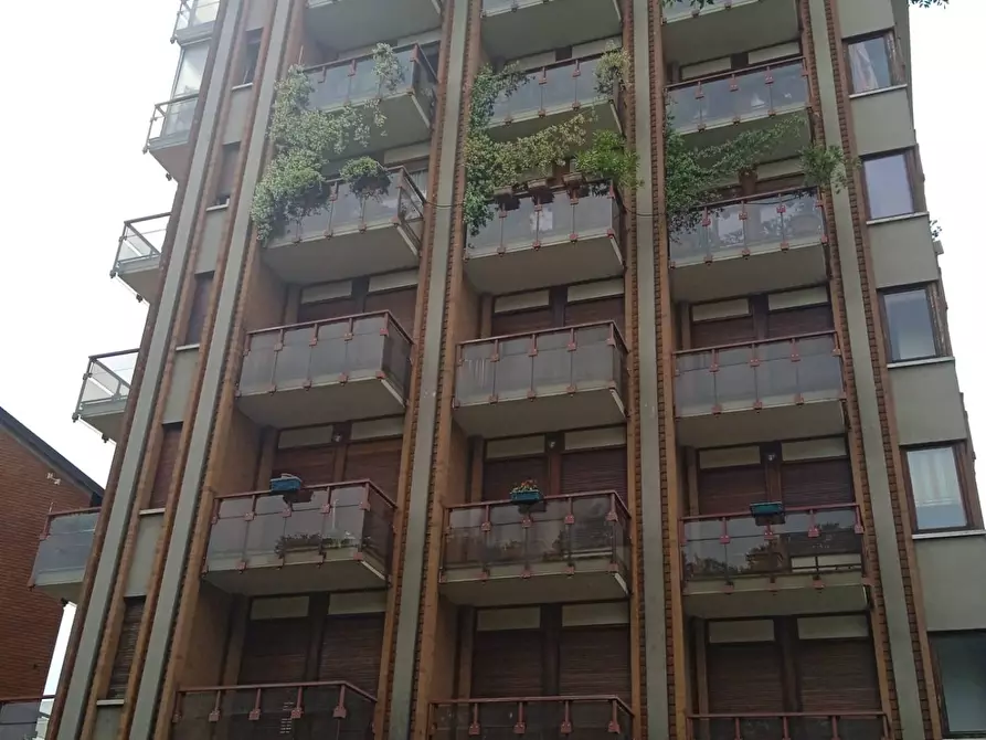 Immagine 47 di Appartamento in affitto  in corso Svizzera 76 a Torino