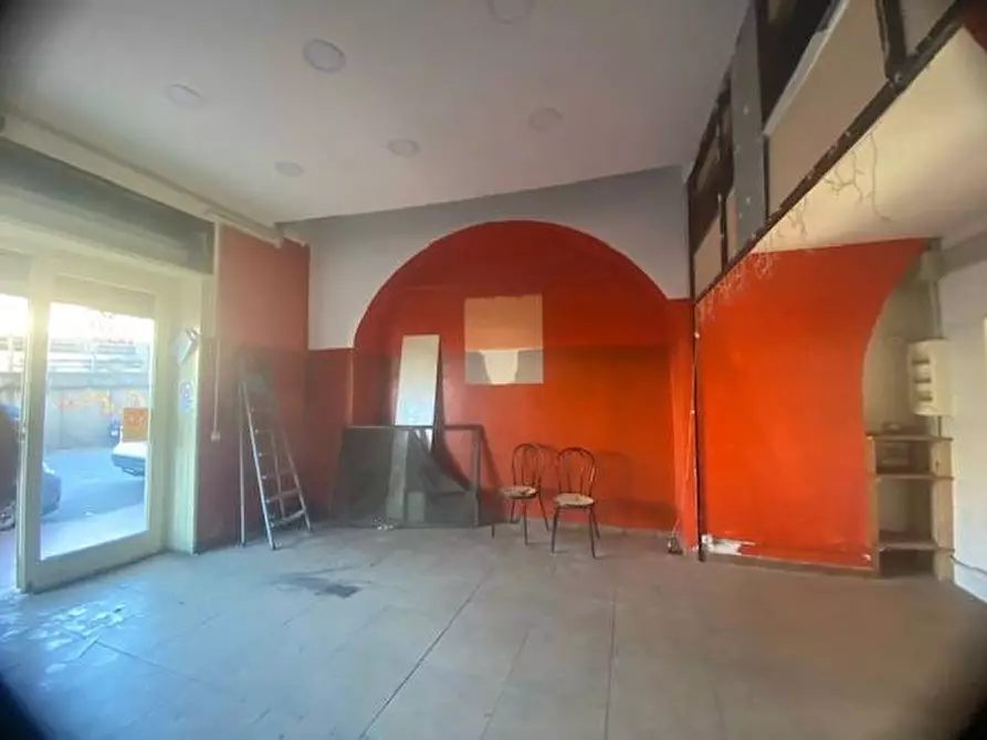 Immagine 3 di Locale commerciale in vendita  in via tenda 1 a Ventimiglia