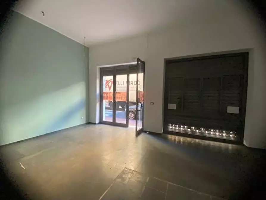 Immagine 2 di Locale commerciale in affitto  in via cavour 8 a Ventimiglia