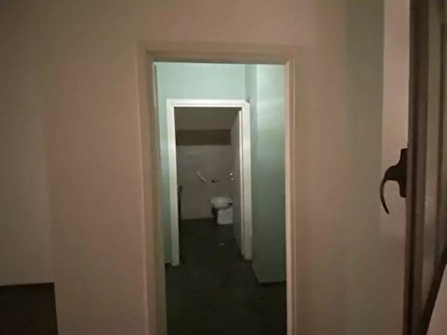 Immagine 4 di Locale commerciale in affitto  in via cavour 8 a Ventimiglia