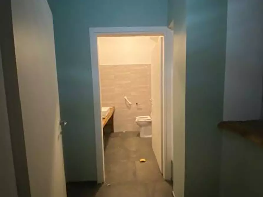 Immagine 5 di Locale commerciale in affitto  in via cavour 8 a Ventimiglia