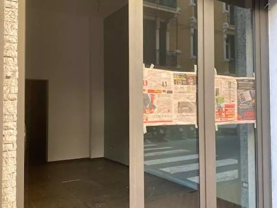 Immagine 9 di Locale commerciale in affitto  in via cavour 8 a Ventimiglia