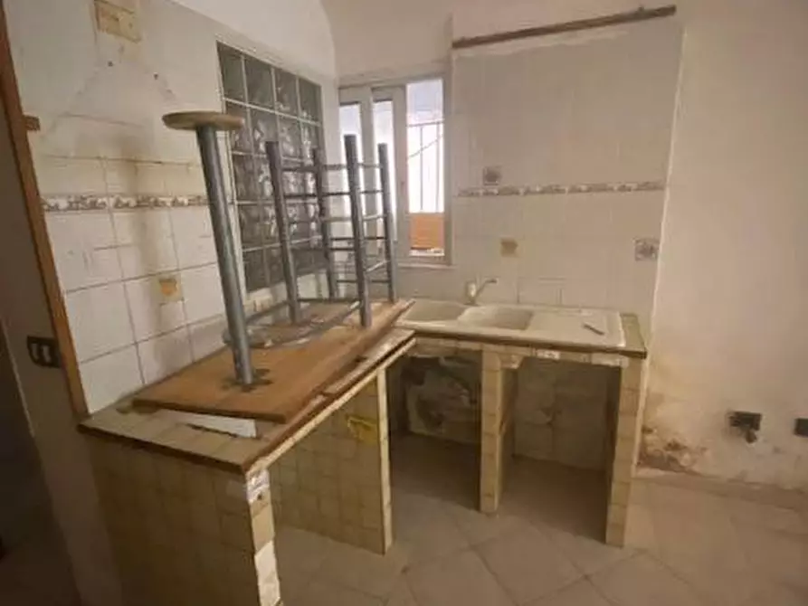 Immagine 4 di Magazzino in vendita  in via piemonte 35 a Ventimiglia