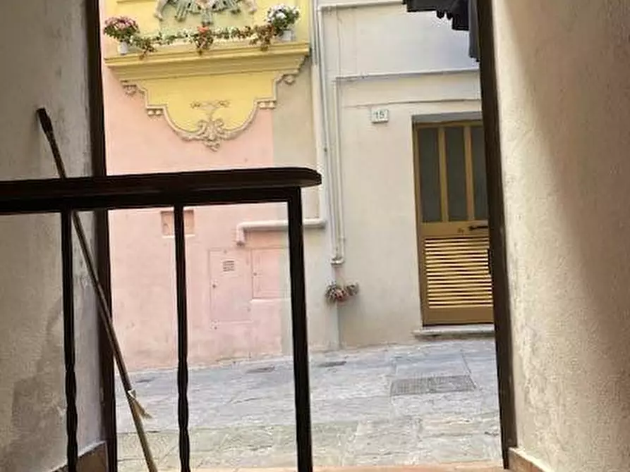 Immagine 10 di Magazzino in vendita  in via piemonte 35 a Ventimiglia