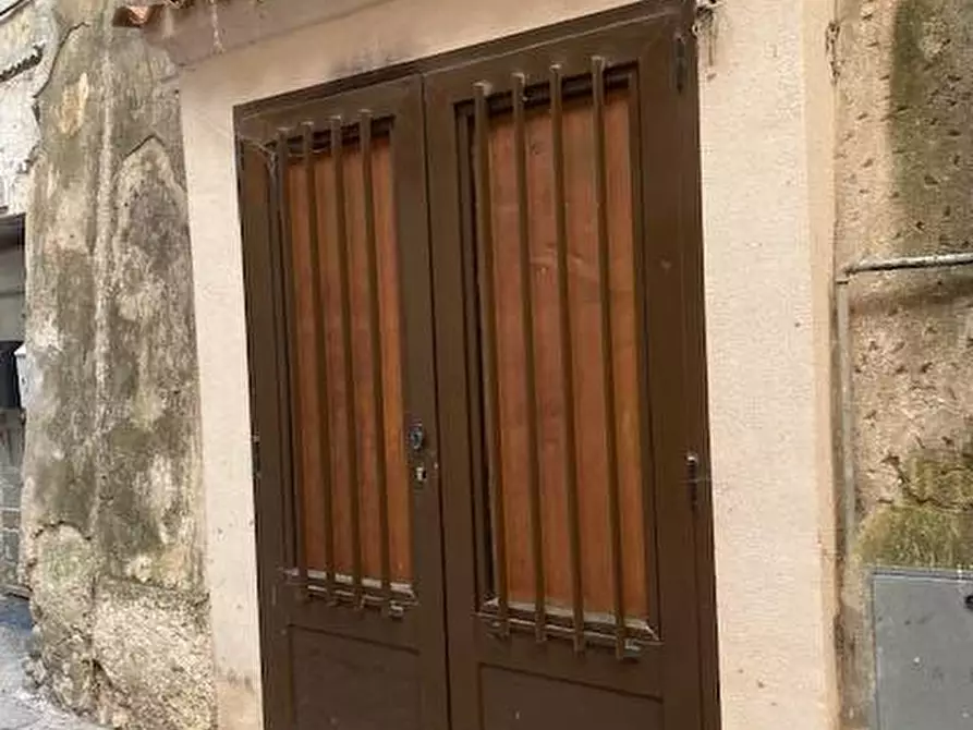 Immagine 2 di Magazzino in vendita  in via piemonte 35 a Ventimiglia