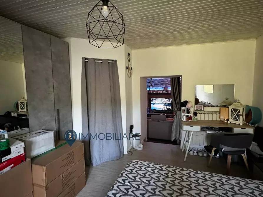 Immagine 11 di Appartamento in vendita  in Via Borgo San Bernardo 11 a Beverino