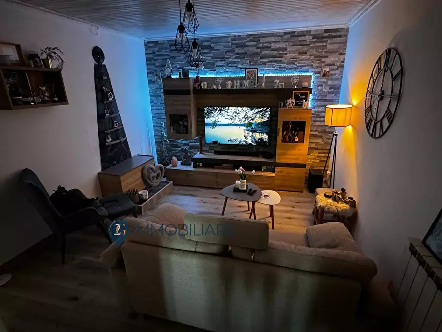 Immagine 13 di Appartamento in vendita  in Via Borgo San Bernardo 11 a Beverino