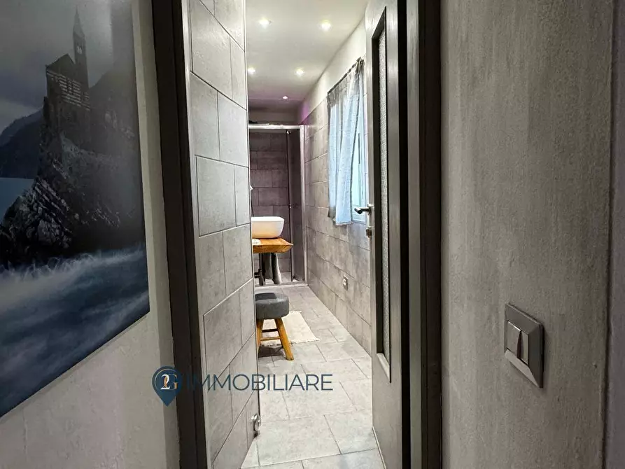 Immagine 14 di Appartamento in vendita  in Via Borgo San Bernardo 11 a Beverino