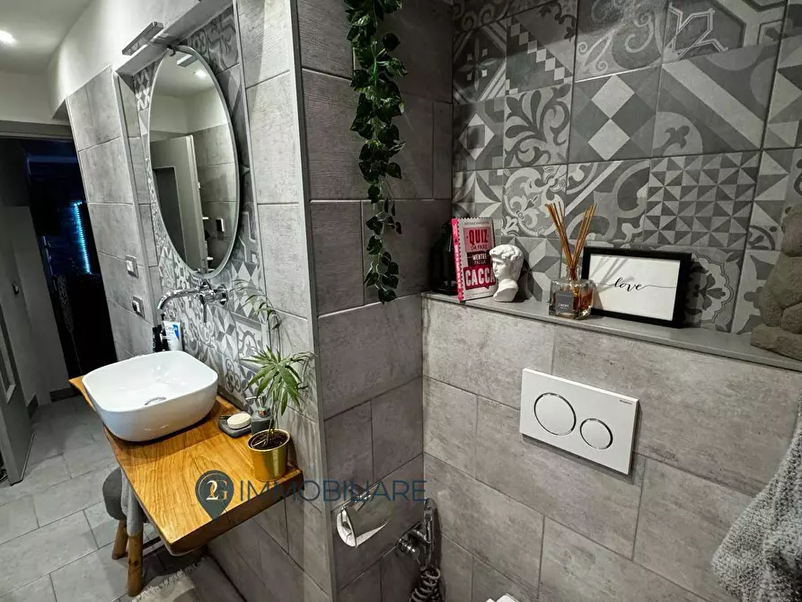 Immagine 18 di Appartamento in vendita  in Via Borgo San Bernardo 11 a Beverino