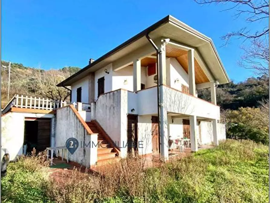 Immagine 1 di Villa in vendita  in Via Prulla 31 a Sarzana