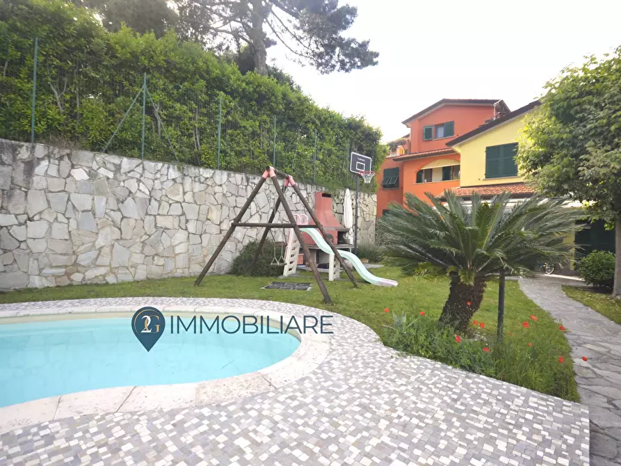 Immagine 39 di Villa in vendita  in Via I Maggio 250 a Beverino