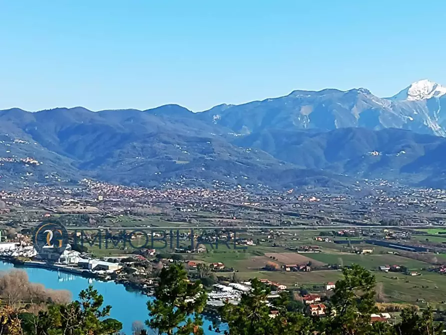 Immagine 10 di Appartamento in vendita  in Via Colombo a Ameglia