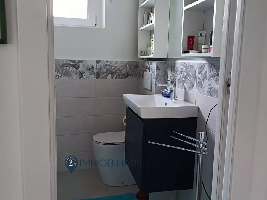 Immagine 5 di Appartamento in vendita  in Via Colombo a Ameglia