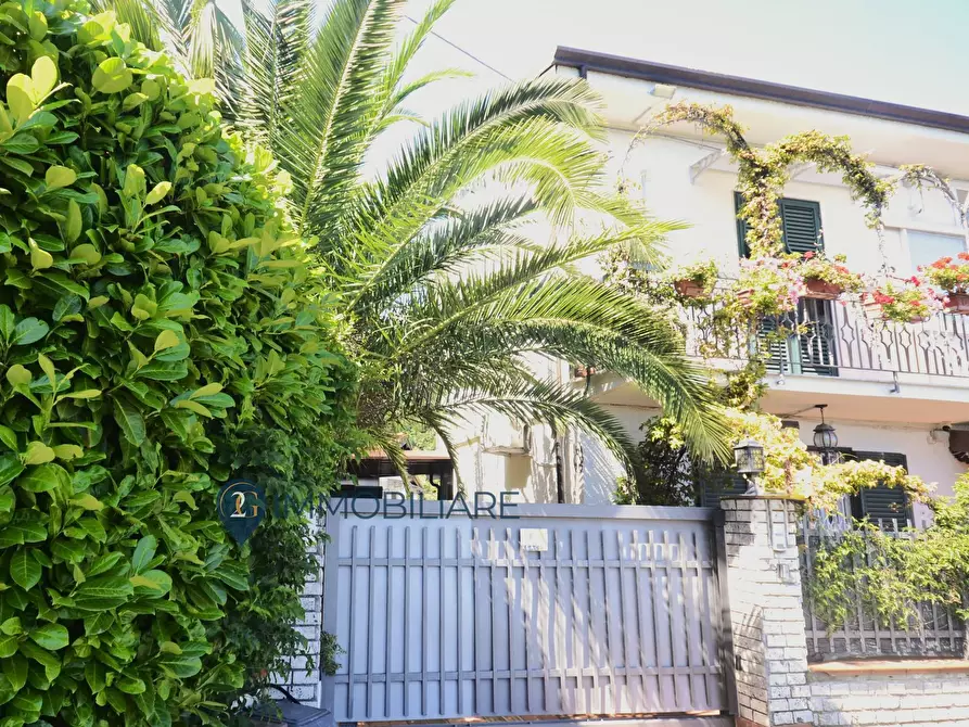 Immagine 21 di Villa in vendita  in Via Montalbano 118 a La Spezia