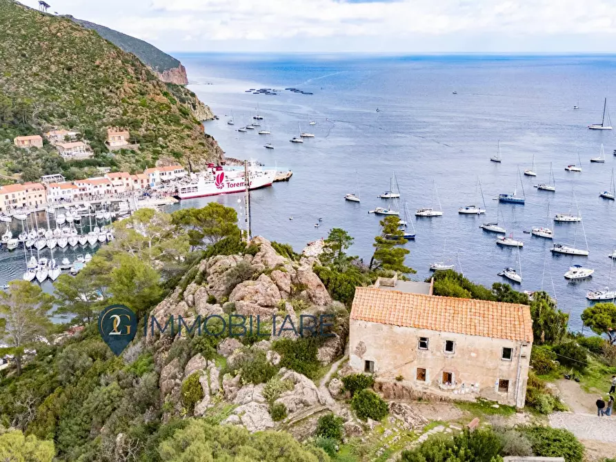 Immagine 8 di Villa in vendita  in Via San Leonardo a Capraia E Limite