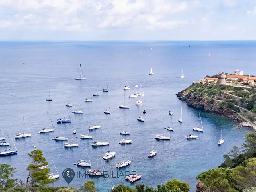 Immagine 9 di Villa in vendita  in Via San Leonardo a Capraia E Limite