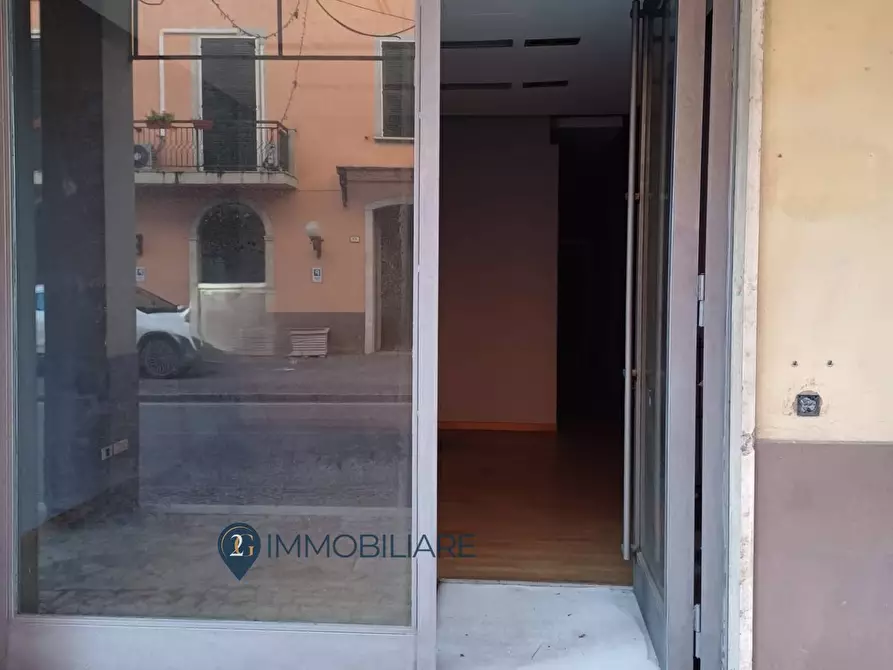 Immagine 3 di Locale commerciale in vendita  in Via Sobborgo Emiliano a Sarzana