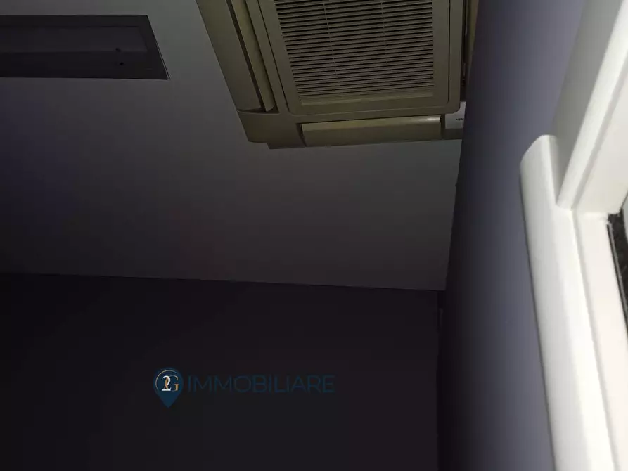 Immagine 9 di Locale commerciale in vendita  in Via Sobborgo Emiliano a Sarzana